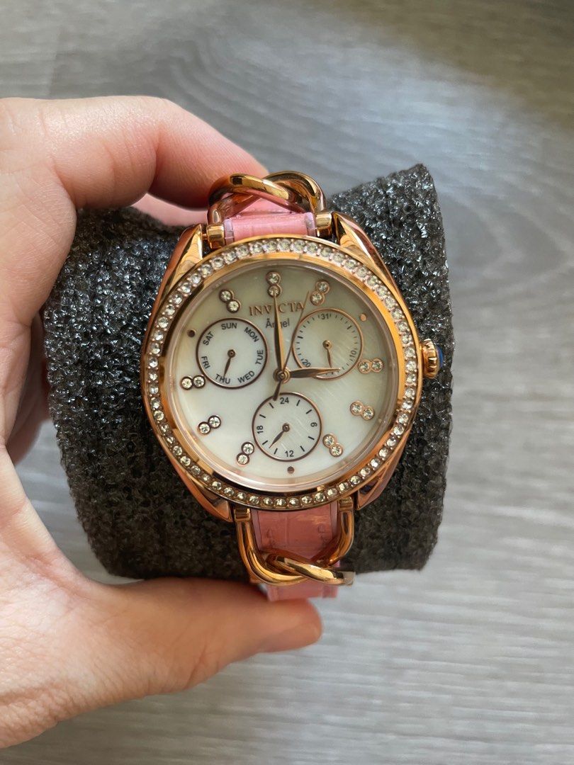 Female invicta best sale watches