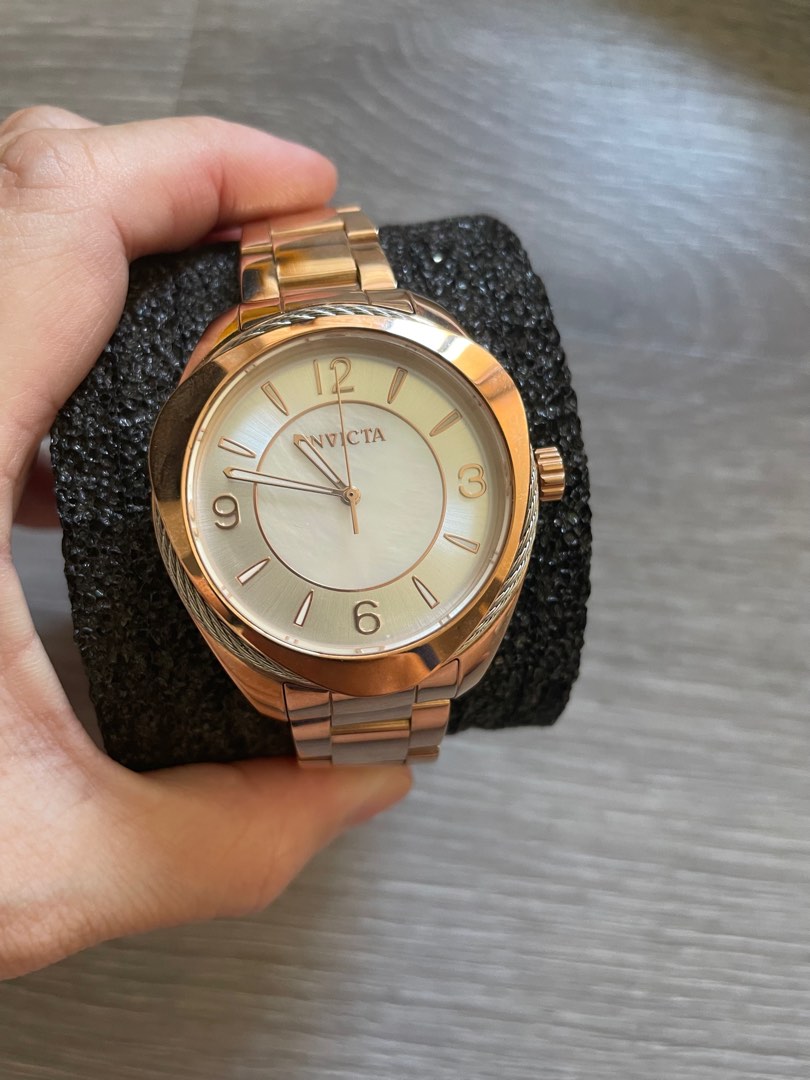 Female shop invicta watches