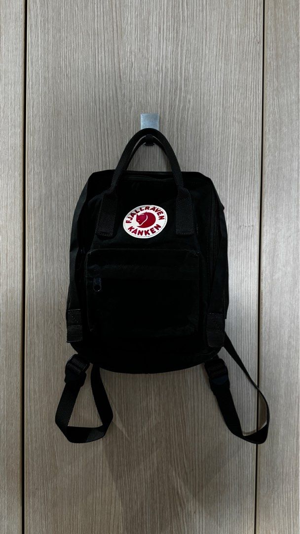 Kanken mini hot sale backpack black