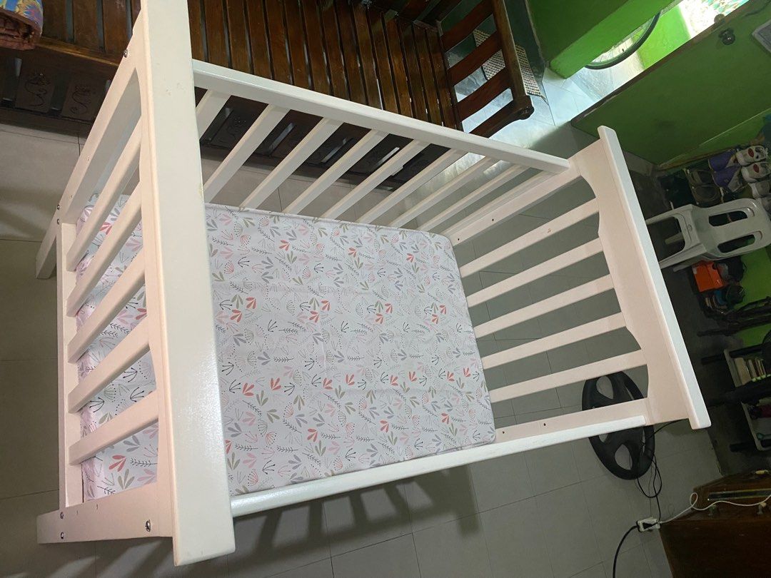 Used white crib discount
