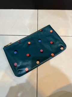 (Kategori: ) berada di . Dikirim oleh j.clothstore (ID iklan 1282605924, Gambar 1). Deskripsi: .