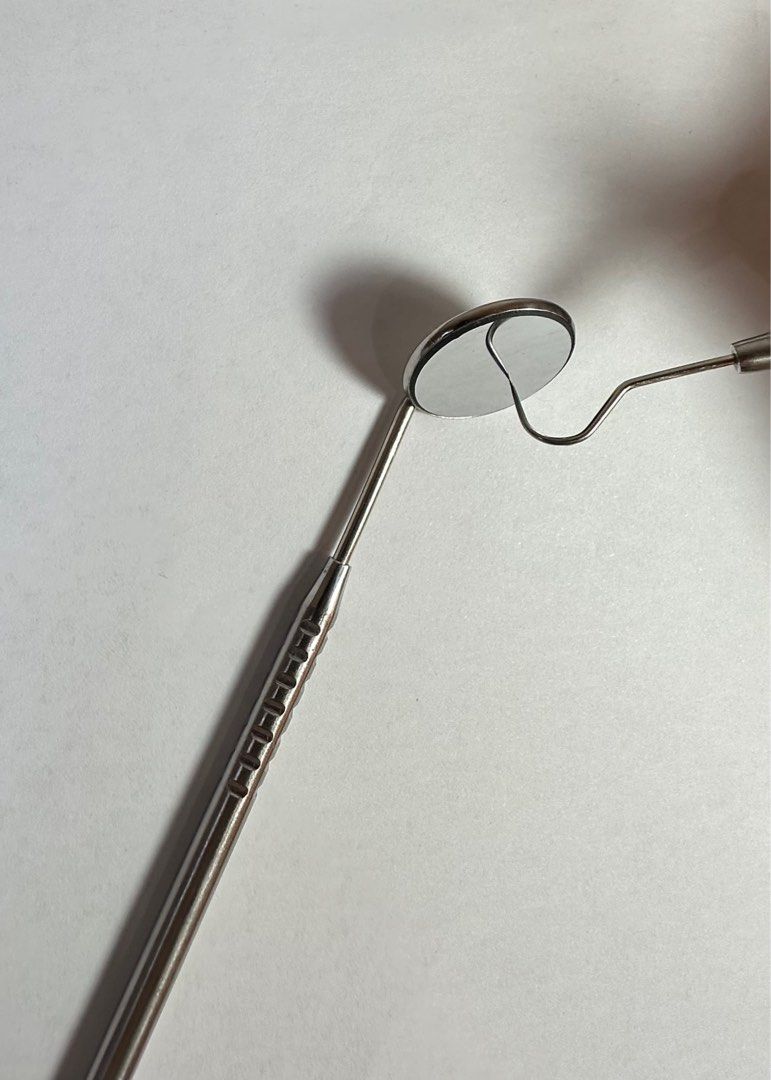 Front Surface Mouth Mirror Antifog #5 (Category: Medical Supplies & Tools) located in Quezon City. Submitted by ALdent (Listing ID 1282451679, Image 2). Description: •bought from doc tajud 💜 • nagamit lang for boards.