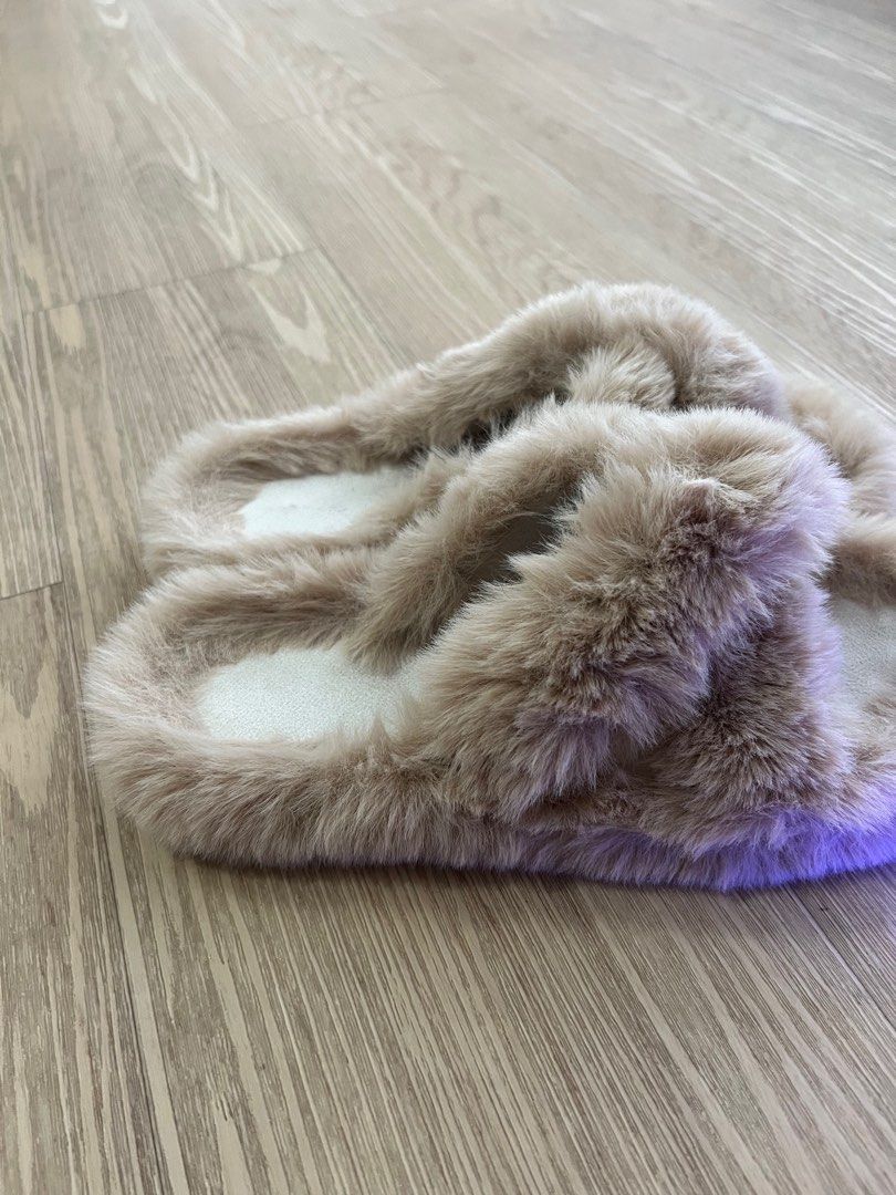 Furry slippers Women s Fashion Footwear Flipflops and Slides on