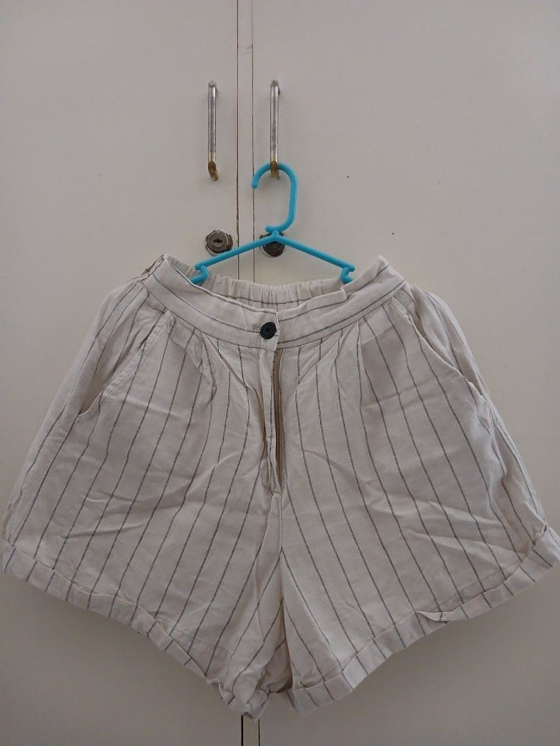 Garterized shorts store