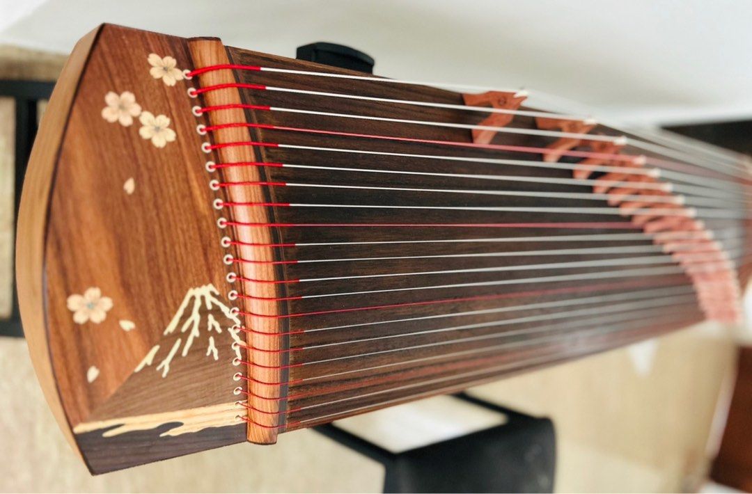 Guzheng (Japanese wood 135cm), Hobbies & Toys, Music & Media, Musical
