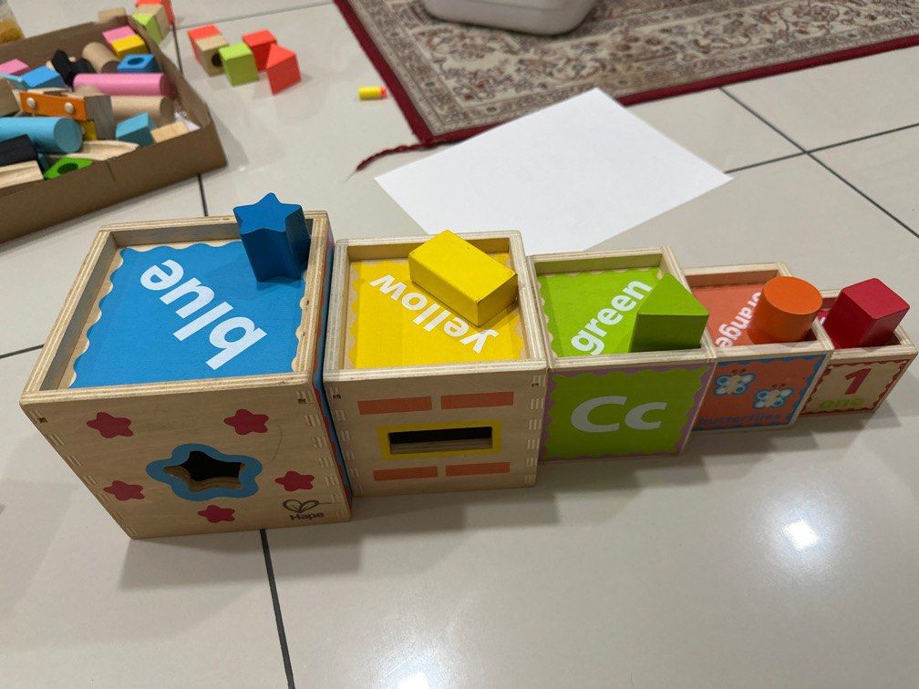 Hape pyramid of play 2025