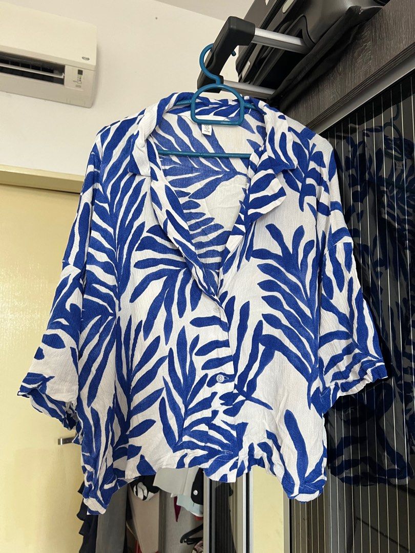 H&m blue top floral blouse
