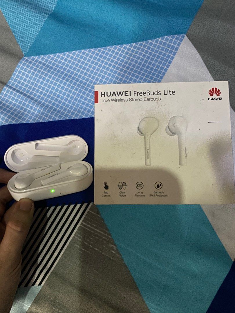 Huawei freebuds lite (Category: Earphones) located in Muntinlupa City. Submitted by emze19 (Listing ID 1282465794, Image 3). Description: For sale huawei buds lite *tap control *clear voice *long playtime *ipx4 water resistant Rfs: nakatambak nalang at di na nagagamit.