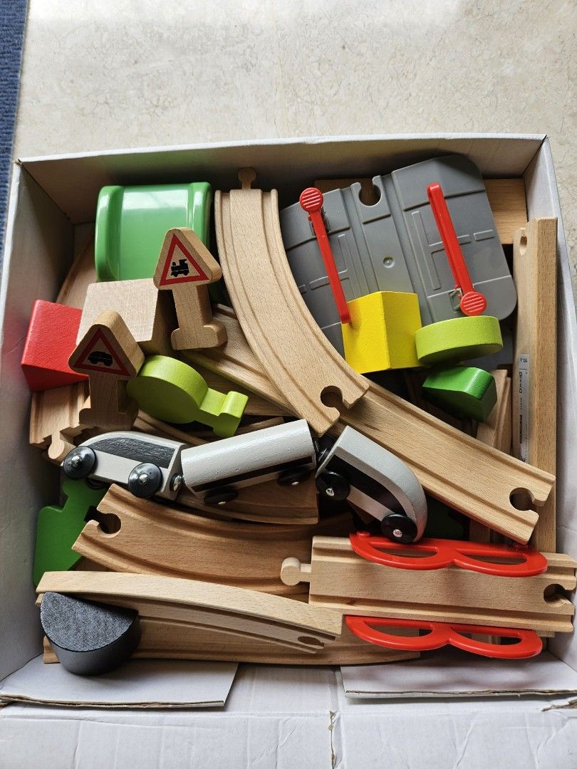 IKEA Train Set (Category: Infant Playtime) located in Singapore. Submitted by iceber3 (Listing ID 1282468024, Image 2). Description: IKEA Train Set Good condition, 90% new $5 Bedok Self-colletion or $4.3 by courier.
