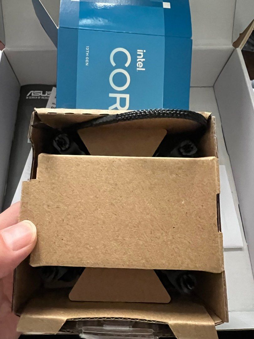 INTEL 行貨原裝散熱風扇 LGA1700 （分類：電腦周邊產品）位於 Hong Kong。 由 coolhachiware 提交（商品編號 1282545042，圖片 2）。簡介： 只用作試機。