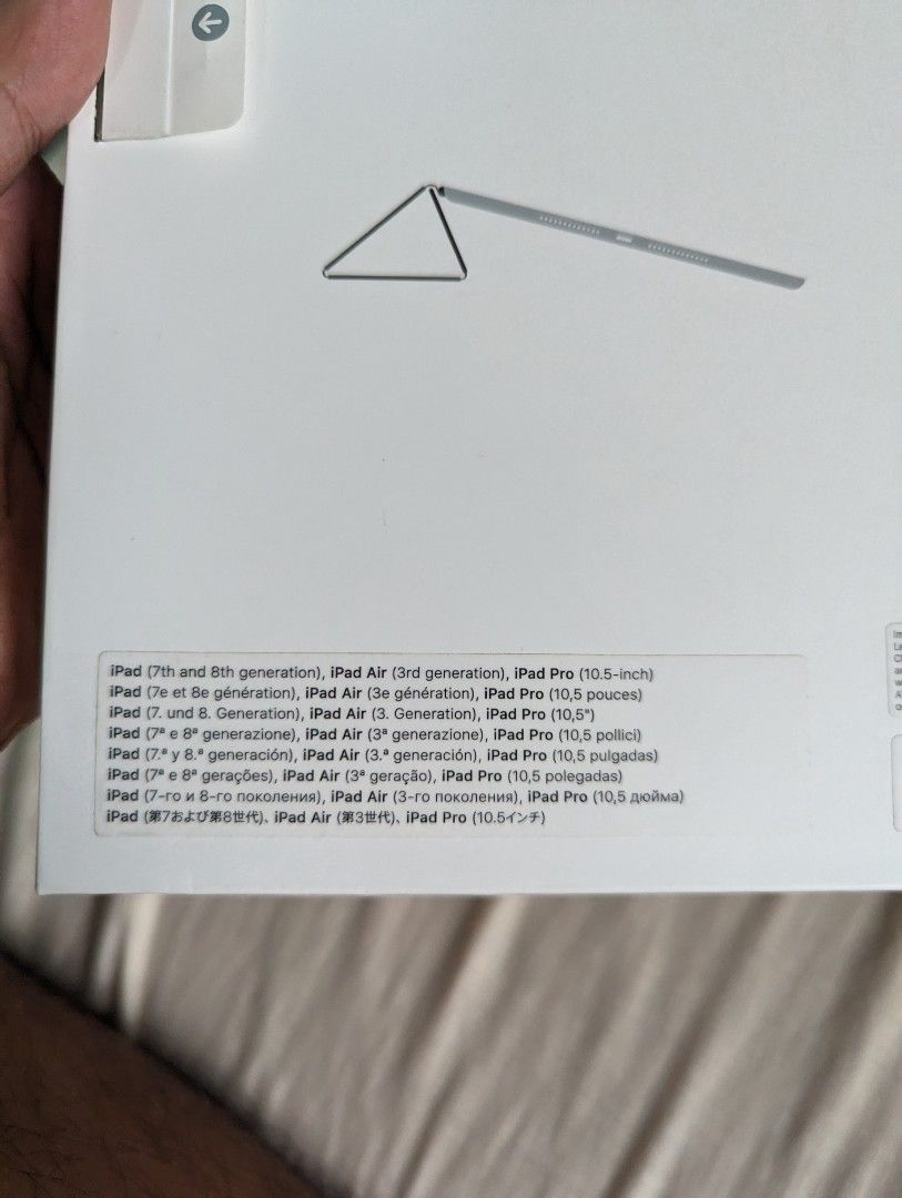 ipad smart cover (Category: iPad) located in Antipolo. Submitted by williamfernandez1331 (Listing ID 1282532317, Image 2). Description: original ipad smart cover for 7,8,9 gen cyprus green loc recto.