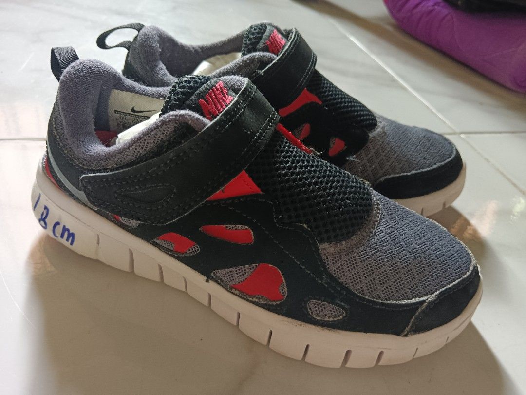 Kids nike clearance free runs