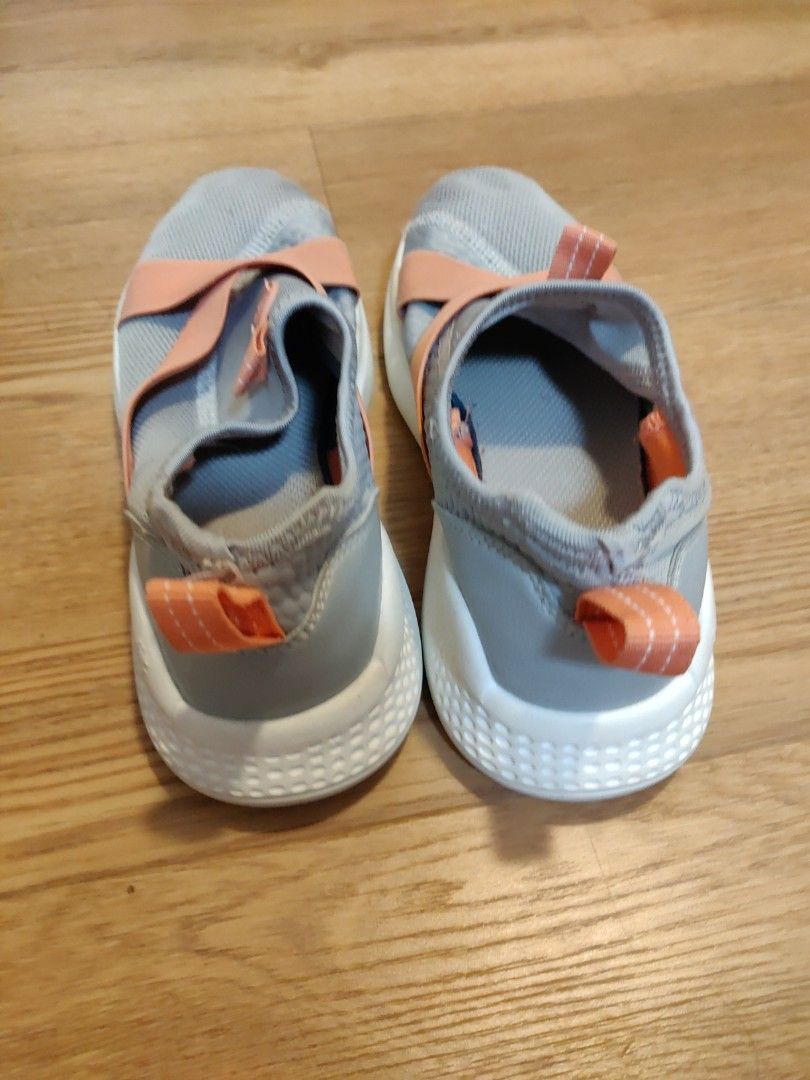 Childrens running discount spikes size 3