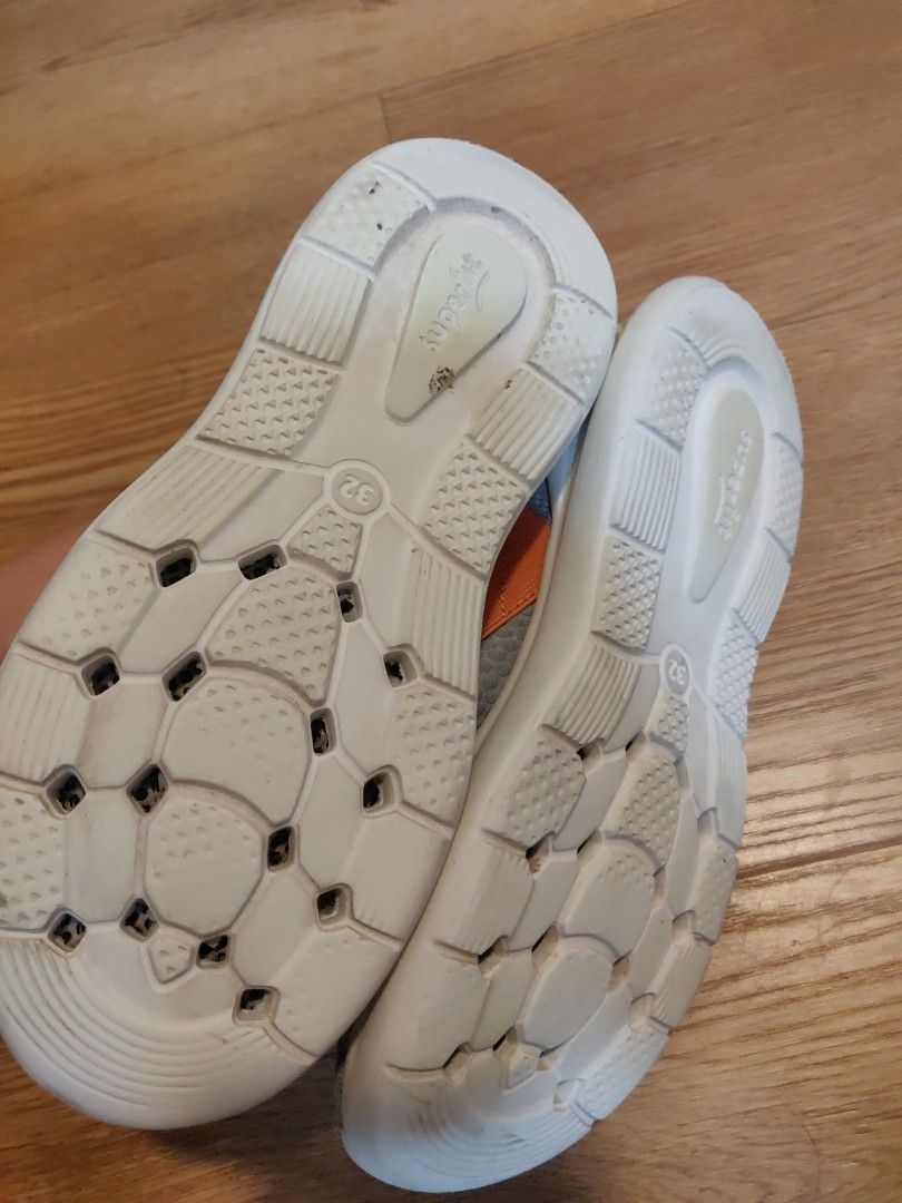 Kids running online shoes size 2