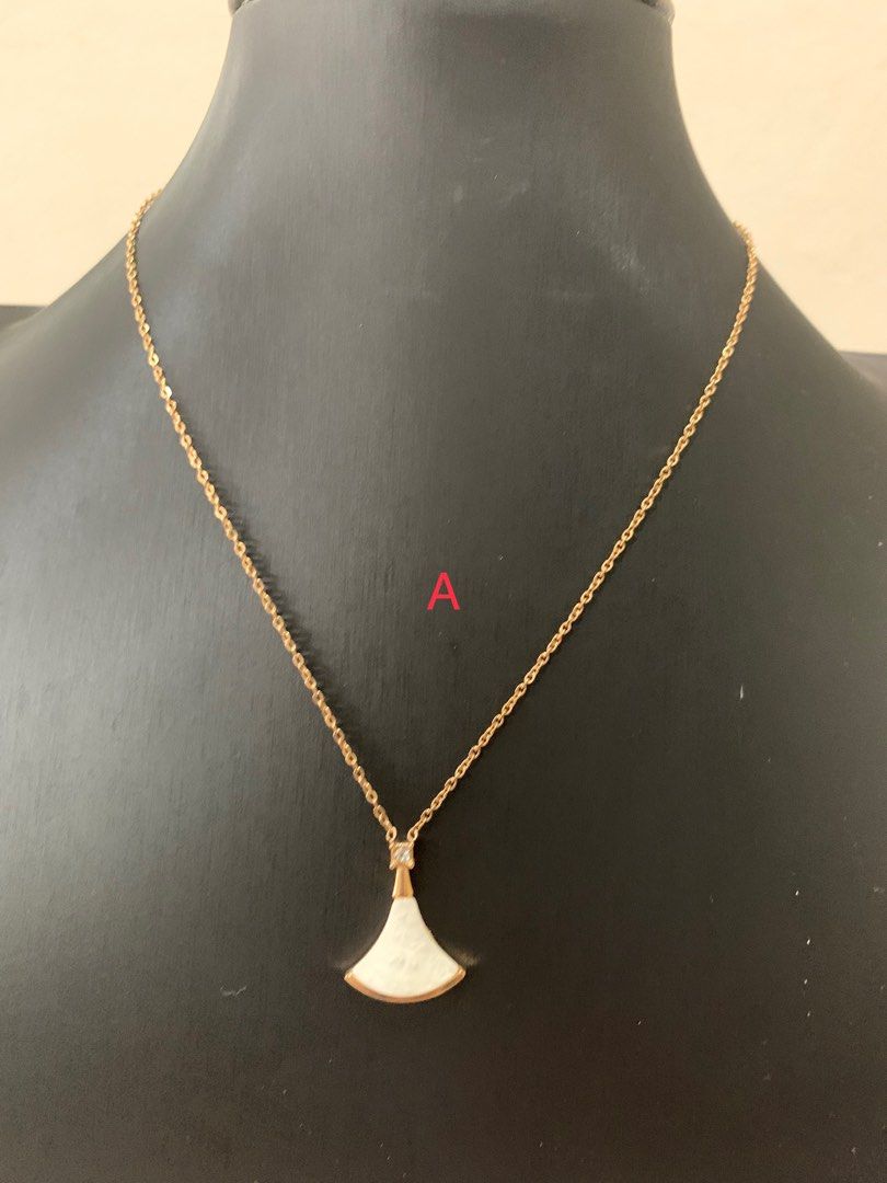 Cheap sales womens necklaces