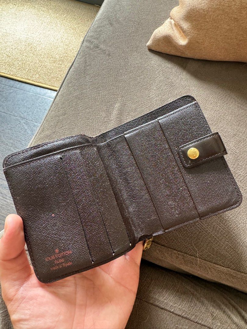 Louis Vuitton Wallet (Original) (Category: Luxury Bags & Wallets) located in Mandaluyong City. Submitted by jamesy006 (Listing ID 1282429298, Image 2). Description: Code of authenticity: CA0949 Original Louis Vuitton Para lang po sa marunong tumingin if orig. (no offense) Thank you! Bought this in Japan..