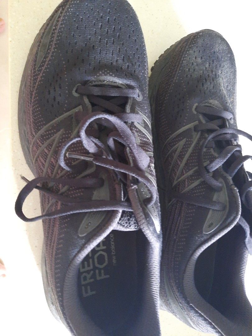 Men sports shoes