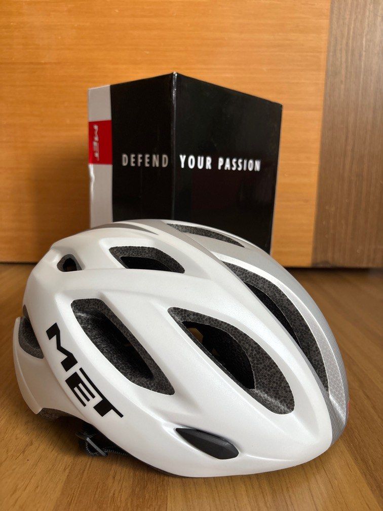 MET BICYCLE HELMET AT LOW PRICE