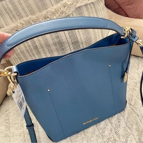 Michael kors hayes clearance bucket bag