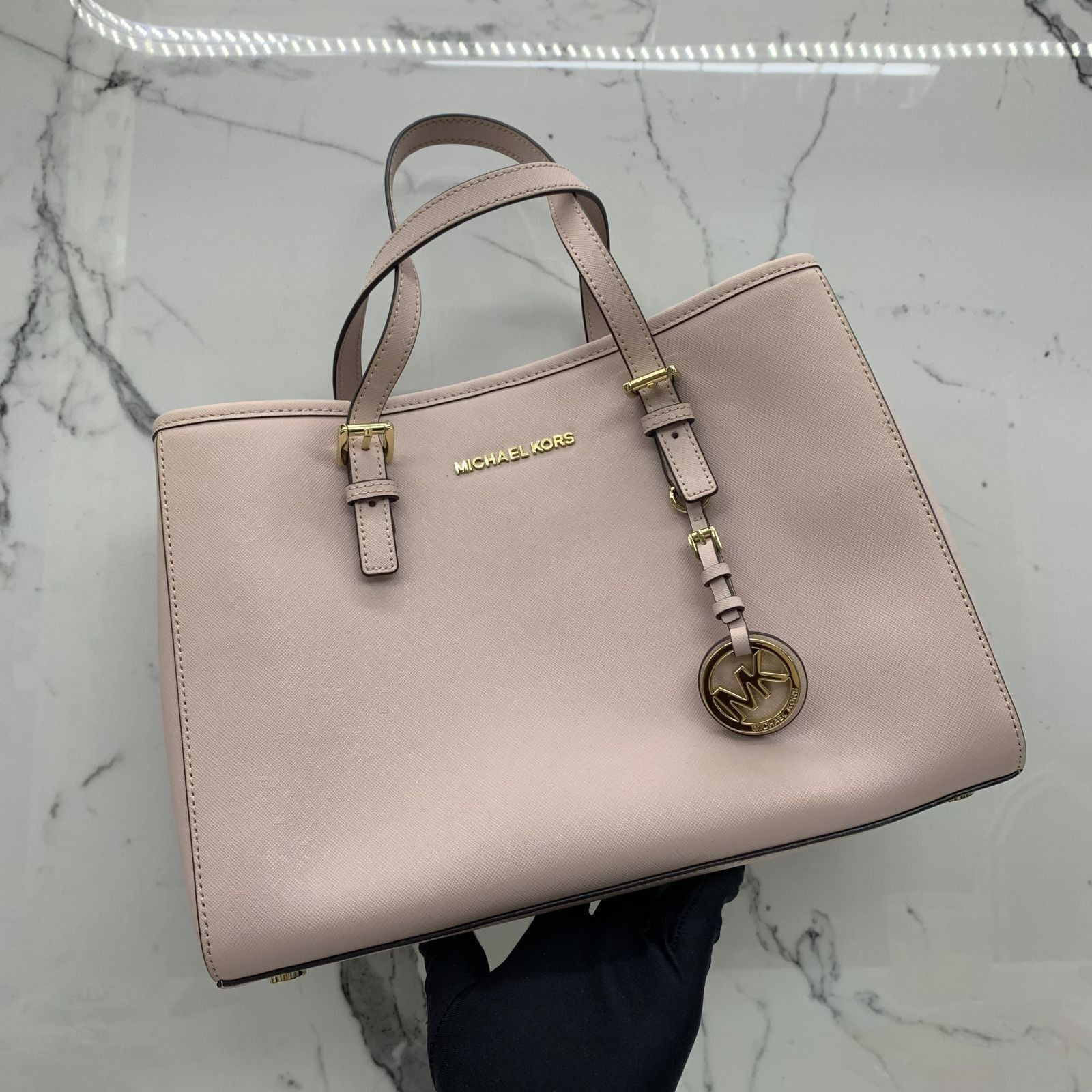 Michael kors 2025 hologram bag
