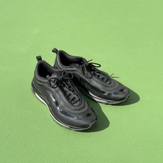 Nike air max 97 triple black sale hotsell