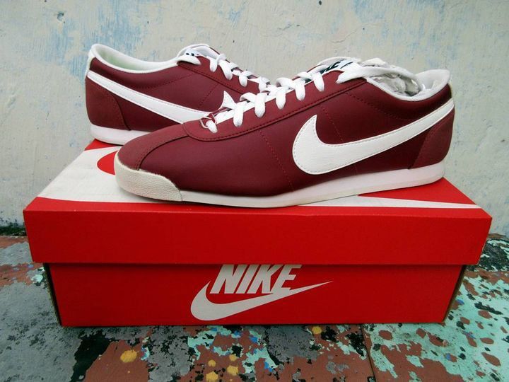 Nike classic Trainner runner Type Riviera leather Red Maroon Size 43 Bnib Idr 700k SALE Now Rb Price is 550k A Sole Rather Yellowing Because its