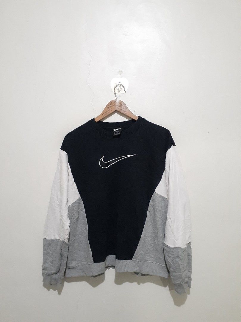 Nike color deals block crewneck