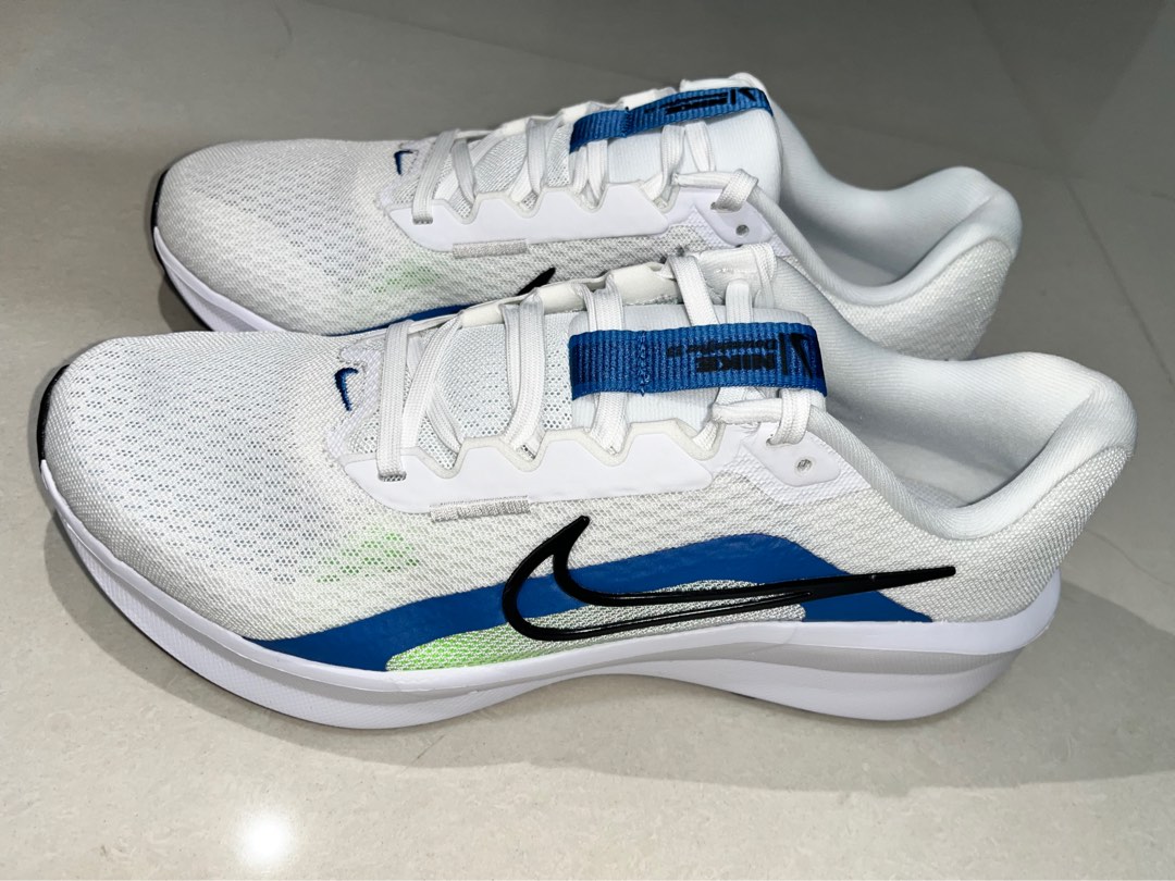White nike downshifter top