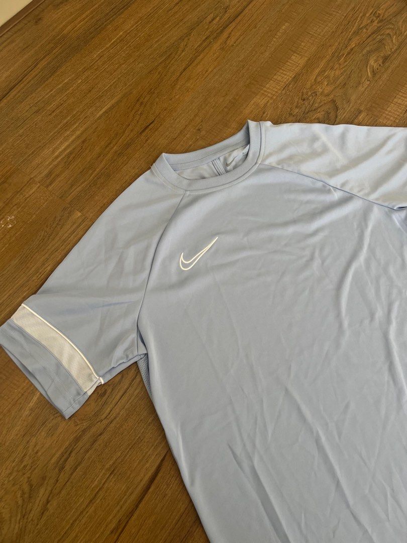Nike t hotsell shirt measurements