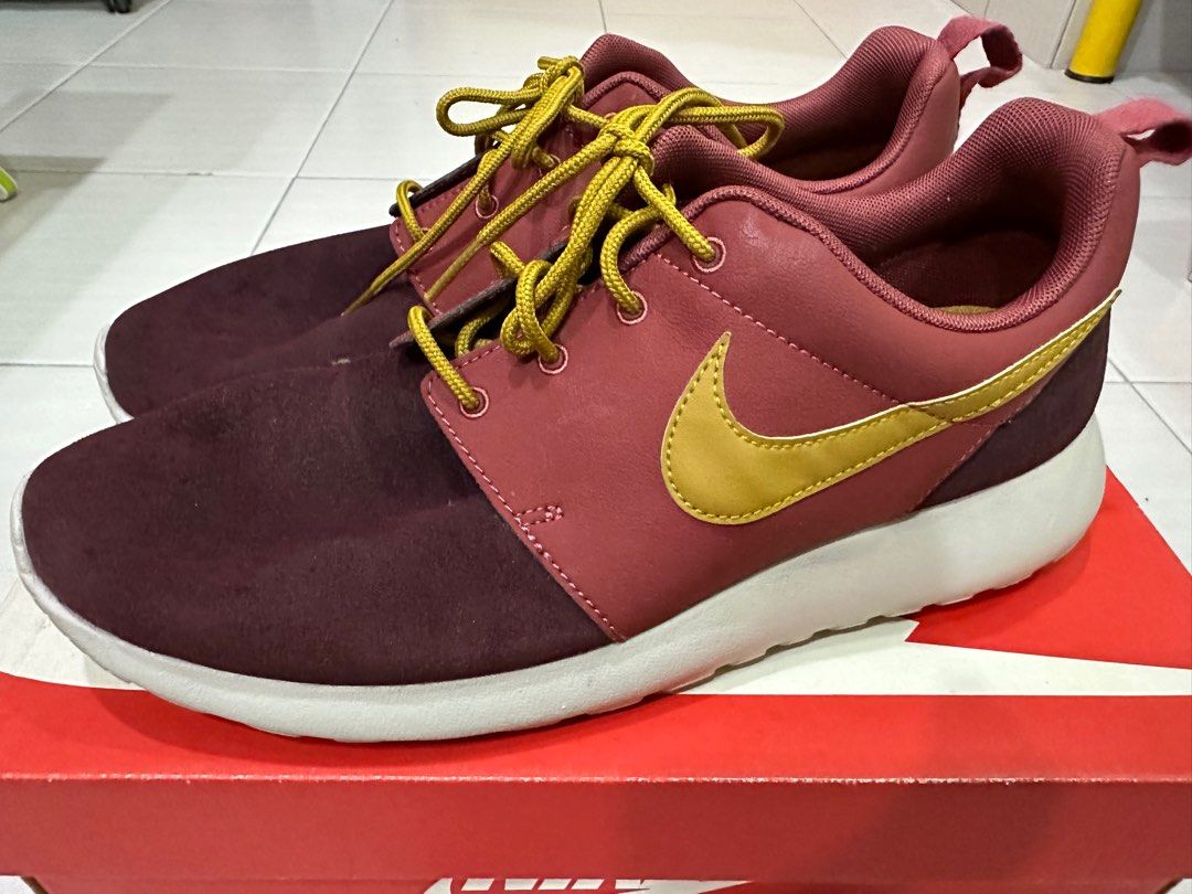 Nike Rosherun Premium size UK9 color Deep Burgundy Men s Fashion Footwear Sneakers on Carousell