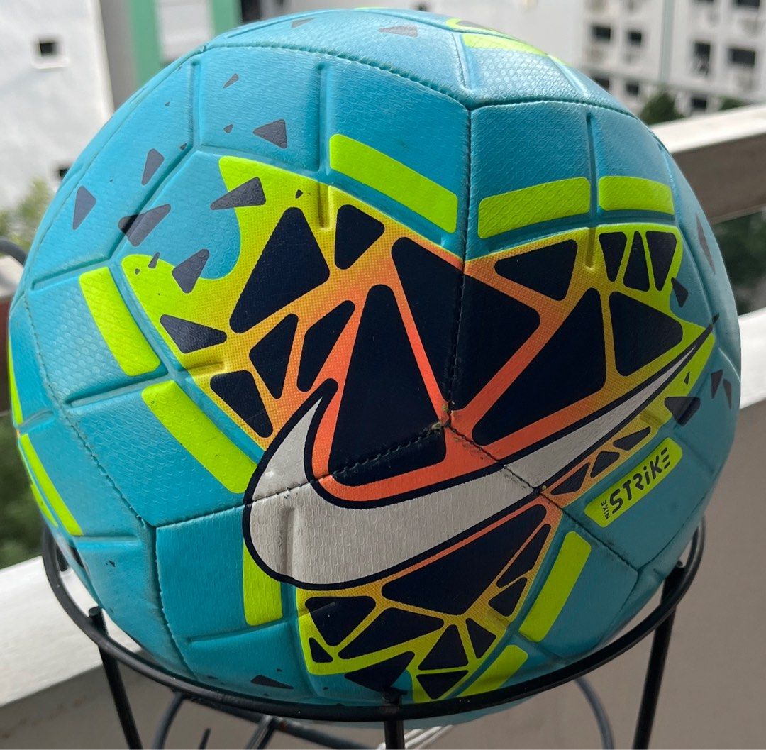 Nike strike size 4 on sale