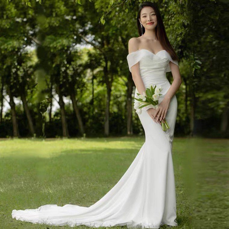 Plain satin hotsell mermaid wedding dress