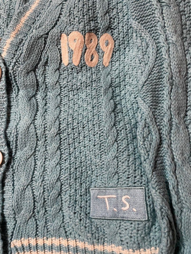 1989 Taylor Swift Cardigan TAYLOR SWIFT 1989 CARDIGAN XS/SM