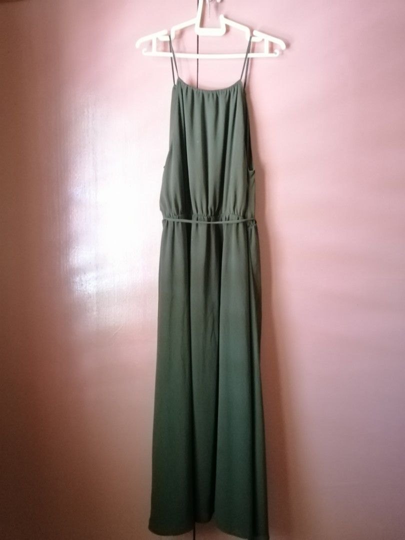 Olive green sexy dress (Category: Dresses) located in Sibonga. Submitted by mummavee (Listing ID 1282557329, Image 1). Description: Used few times, good as new. No damages/tear. RFS: Decluttering.