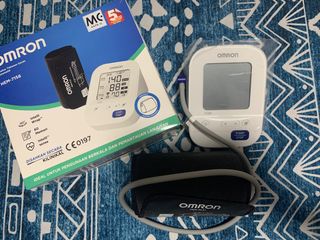 Omron Heart Guide Wrist Blood Pressure Monitor BP8000-M Hem-6411T-ZM Medium  Size, Health & Nutrition, Health Monitors & Weighing Scales on Carousell