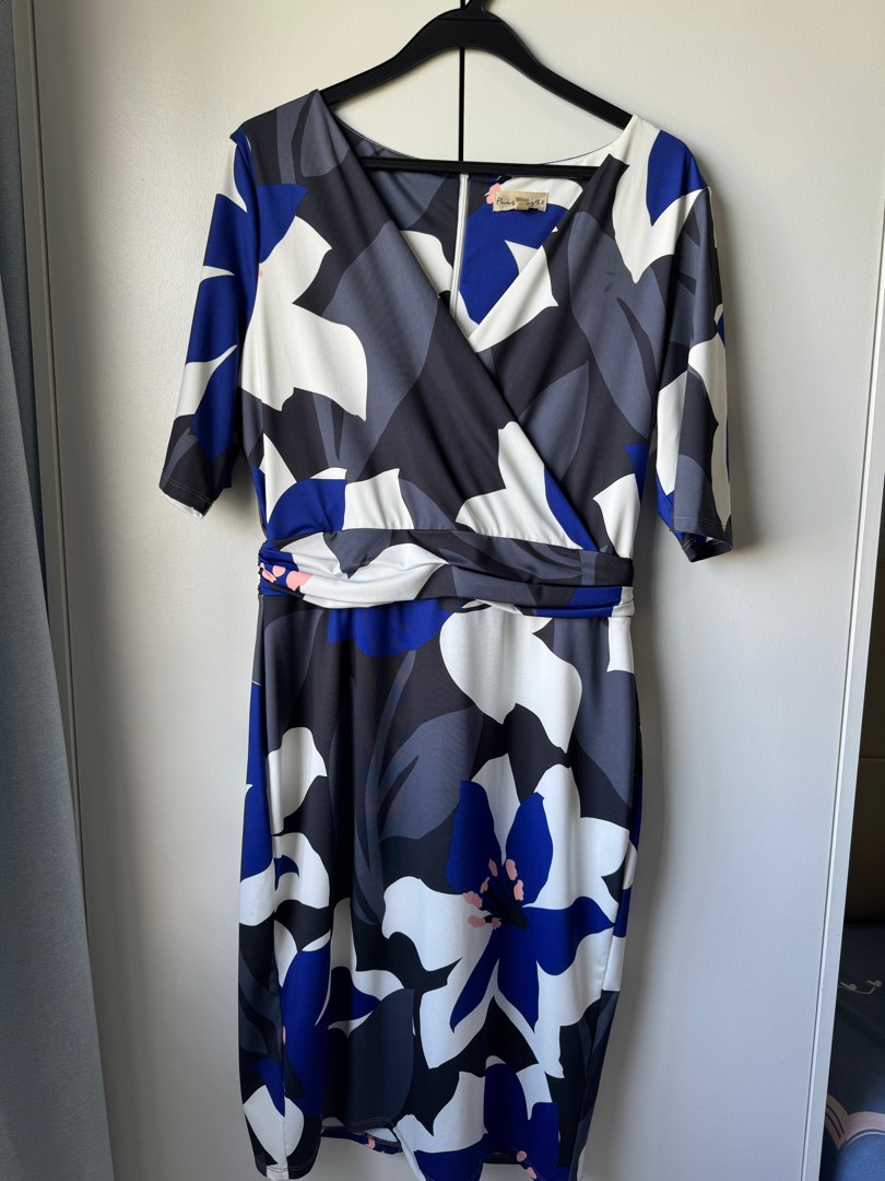 Phase eight size online