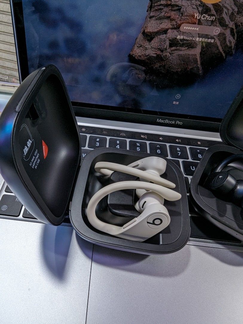 Apple a2047 deals