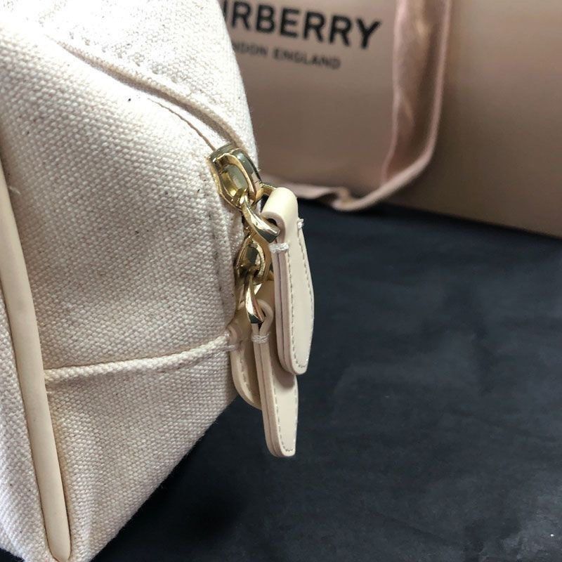 Burberry beauty bag online