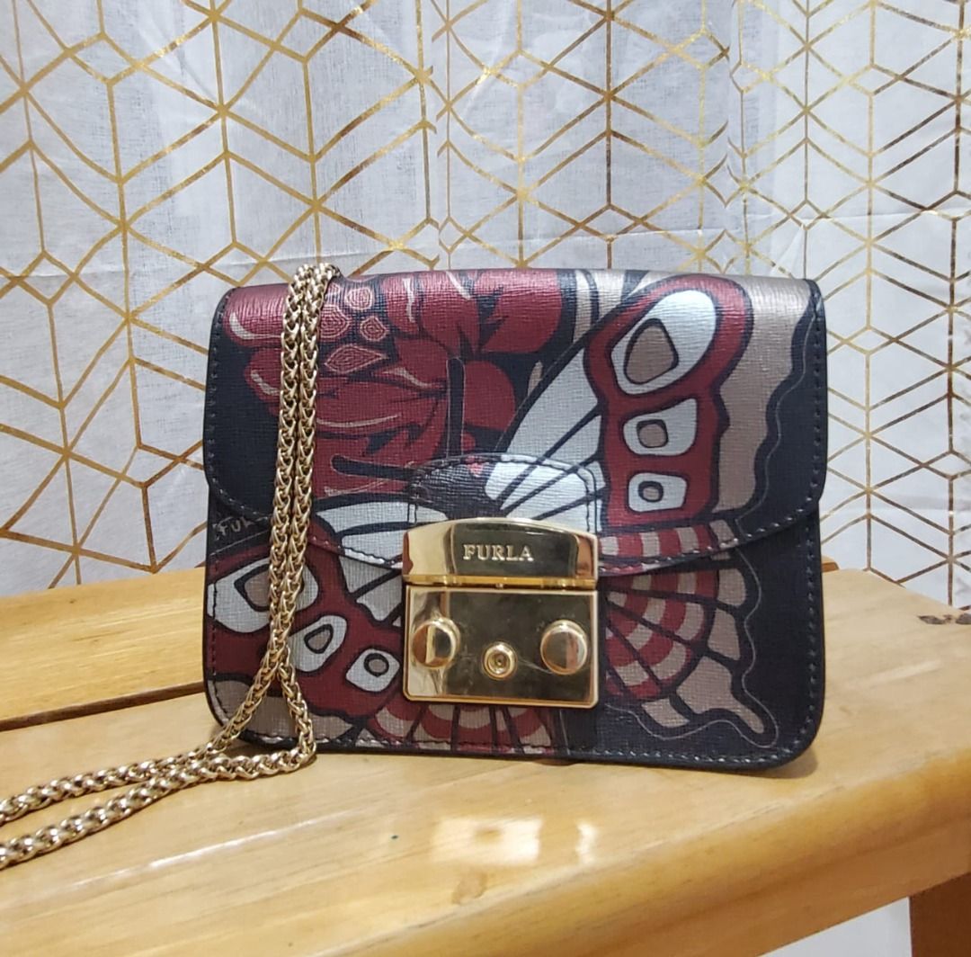 Preloved Authentic FURLA Butterfly Crossbody Chain Bag