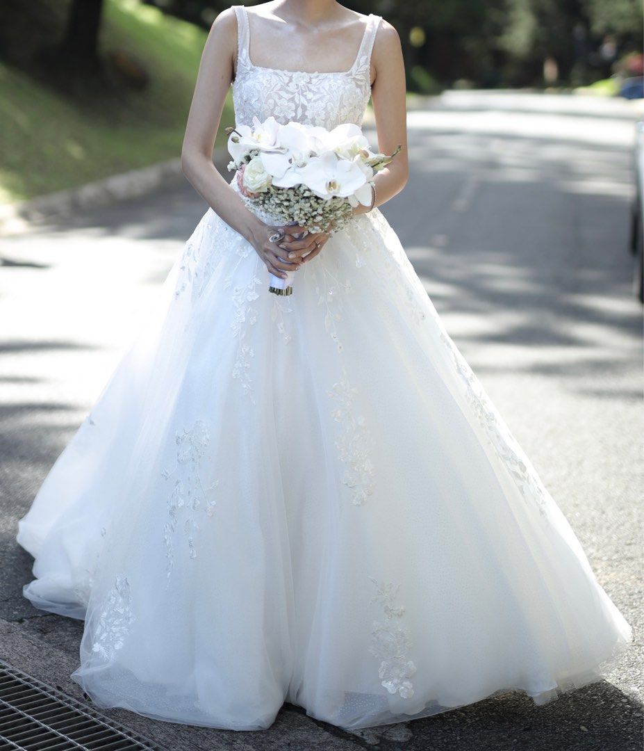 Wedding dresses used once discount