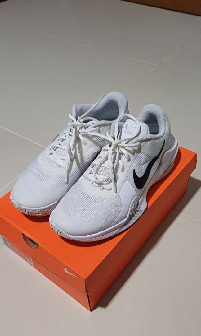 White nike zoom new arrivals basketball shoes