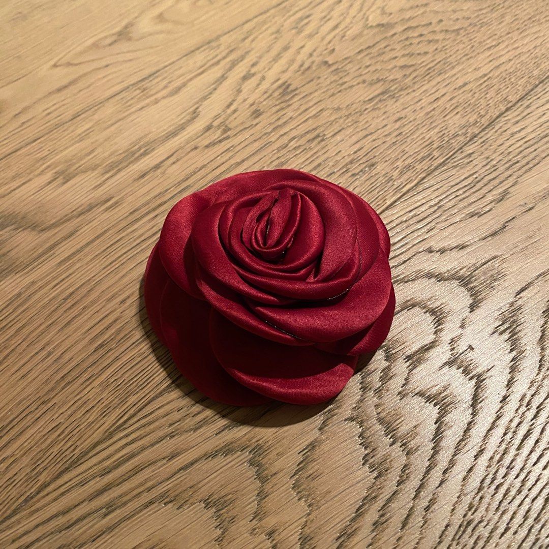 Red rose brooch hotsell