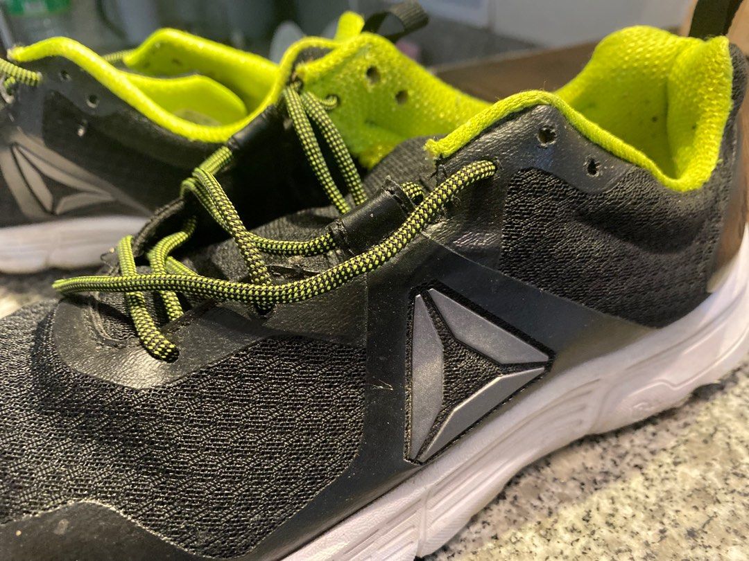 Men's reebok ahary runner shoes online