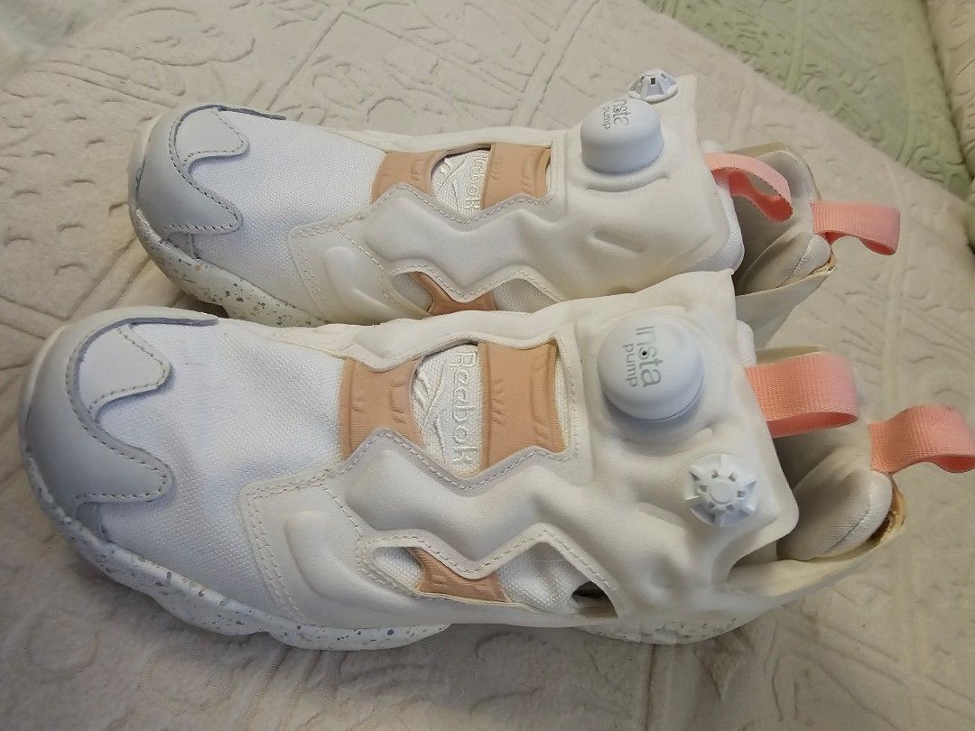 Reebok pump on sale fury easter