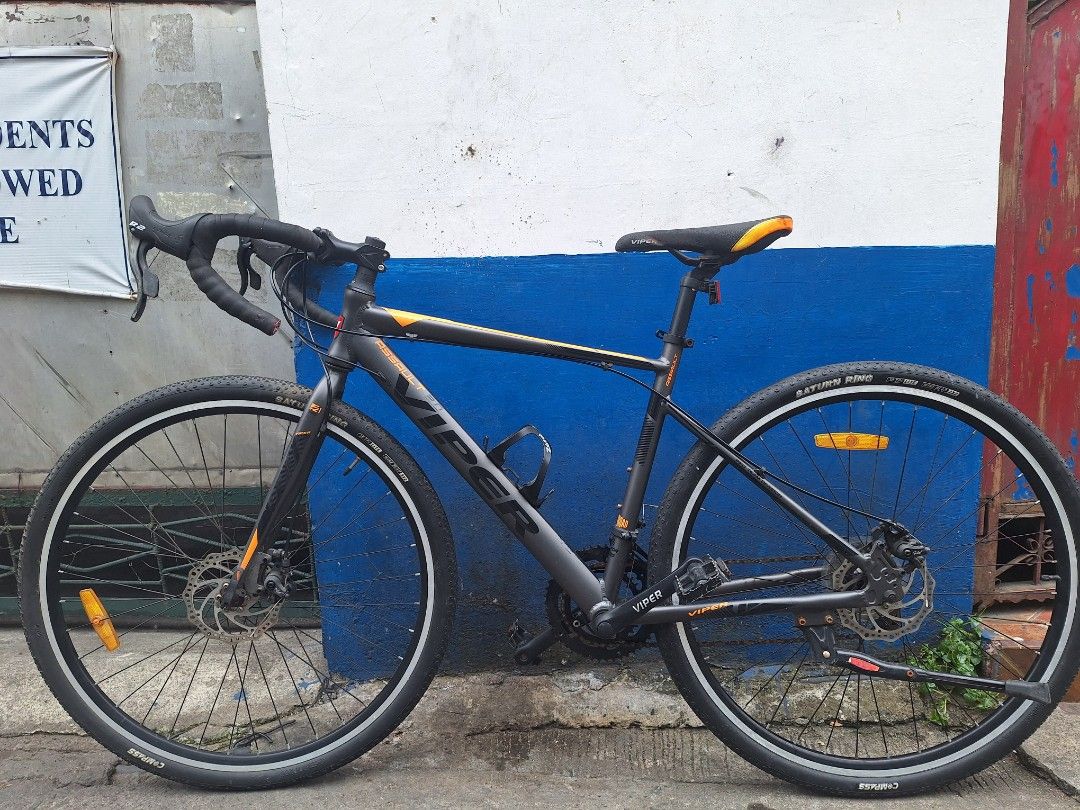 Road Bike Pasig (Category: Bicycles) located in Pasig City. Submitted by rel07 (Listing ID 1282607084, Image 1). Description: Viper Assault 2.0 Gravel Bike Size 48 Orig price 17k Asking price 13k negotiable Rusted bolts Replaced handle bar grips Replaced front inner tube Cleaned and lubed bike chains Included: bike helmet bike lock chain degreaser and lube.