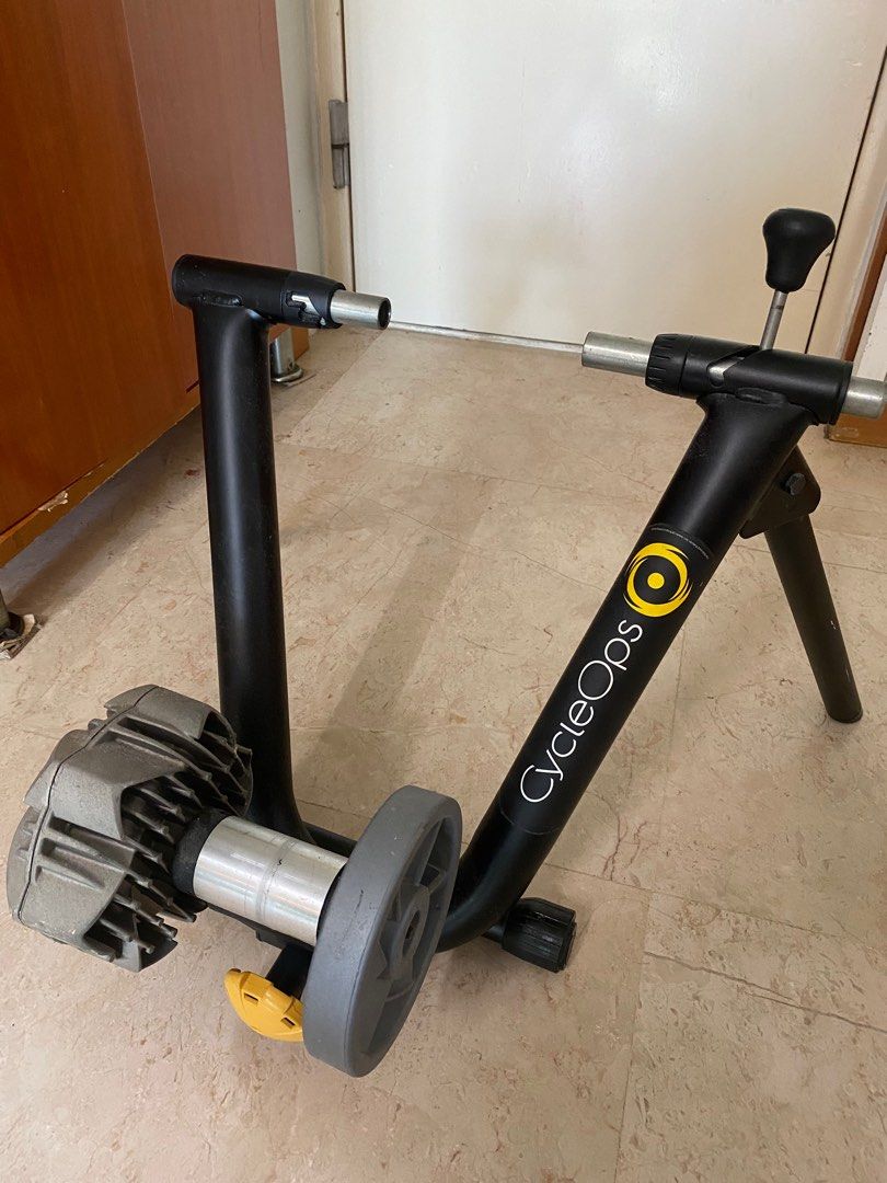 SARIS CycleOps Fluid2 Indoor Bike Trainer