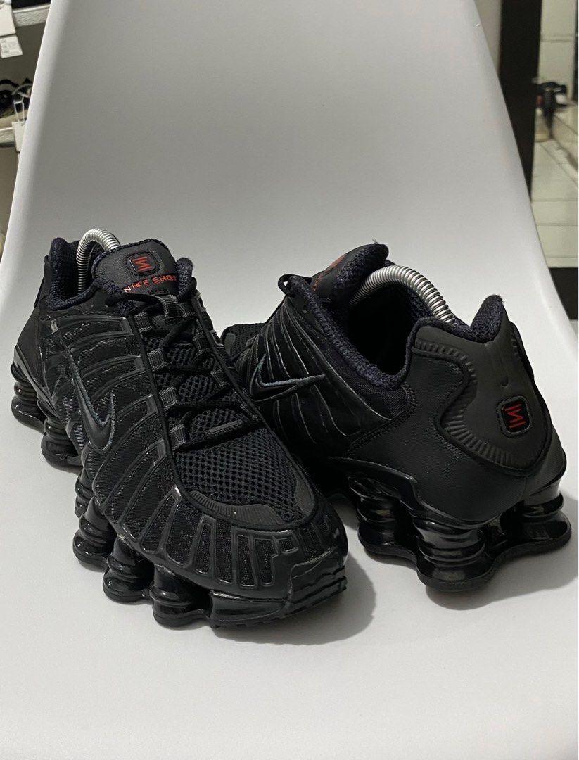 Sepatu discount nike shock