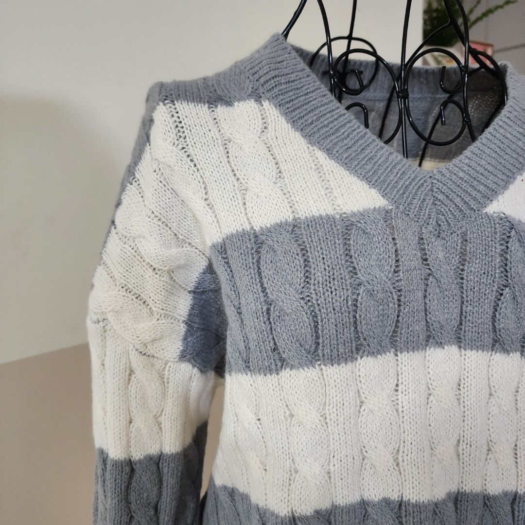shein SHEIN Essnce Two Tone Cable Knit Drop Shoulder Sweater