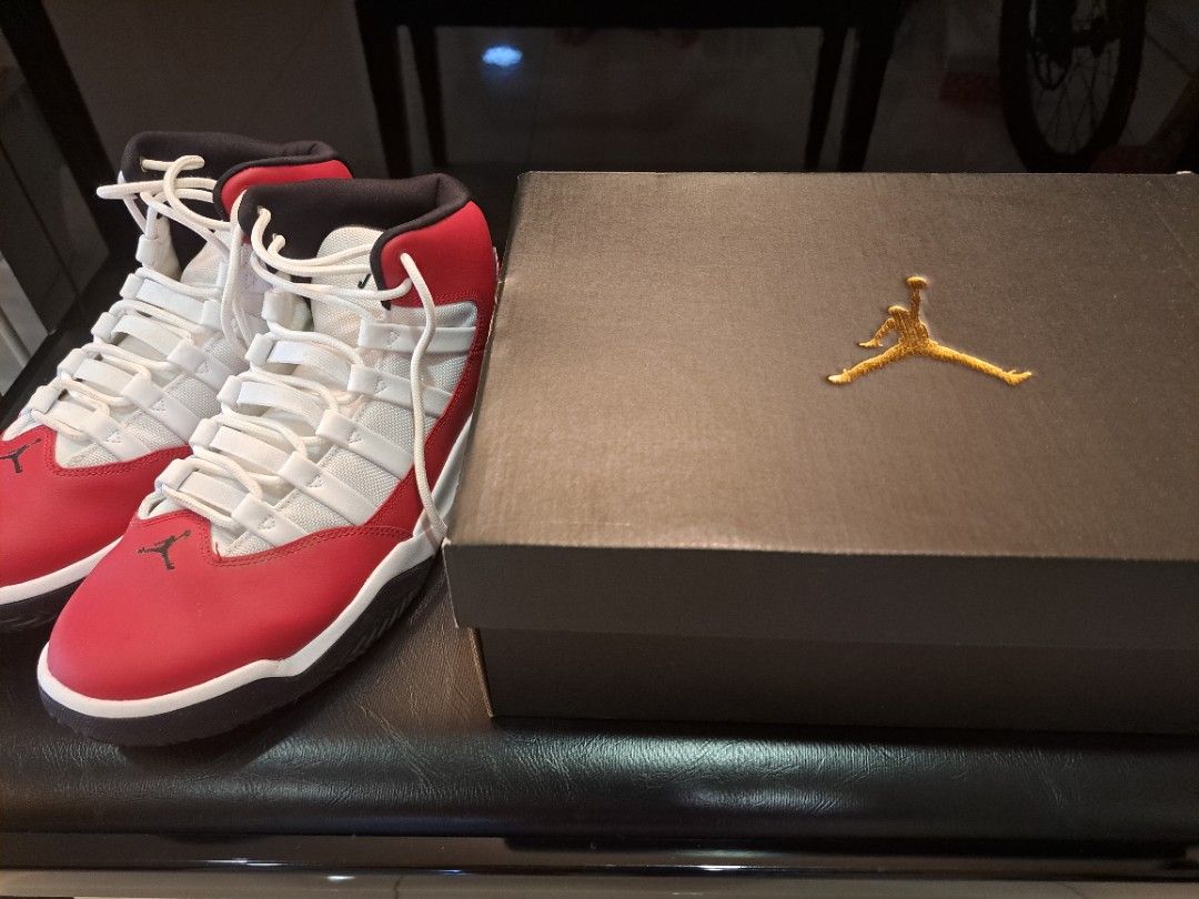 Size 9 Jordan Max Aura GYM RED retail for 219 Luxury Sneakers