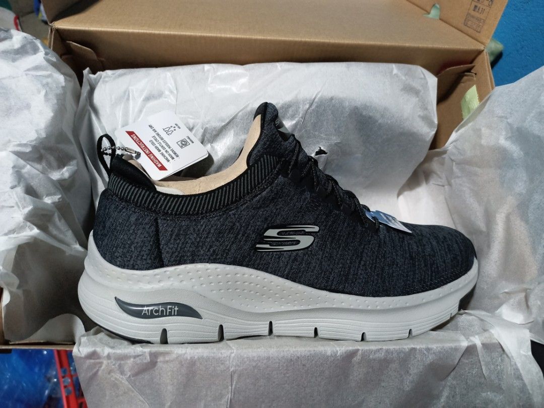 Skechers laceless online running shoes